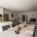 Appartement Weloveoostende - Spacious 150m From - Including Bed Linen And Final Clea-ning Oostende