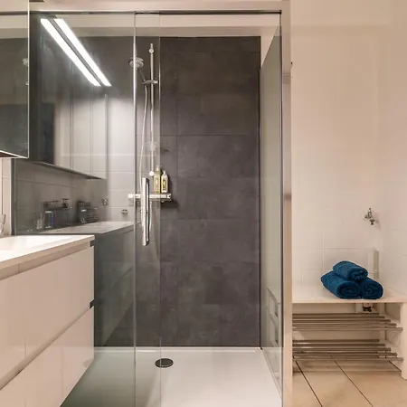 Weloveoostende - Newly Renovated Large 150m From The - Including Bed Sheets And Final Clea-ning Daire